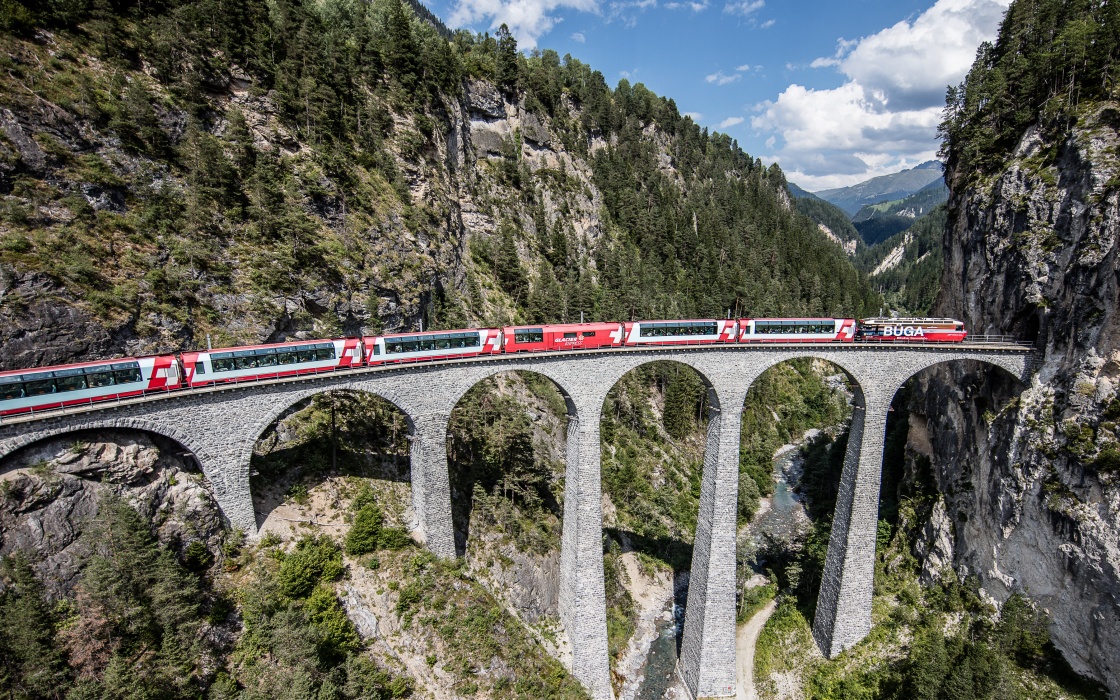 Glaicer Express Geburtstag Schweiz Luxuszug Berglandschaft