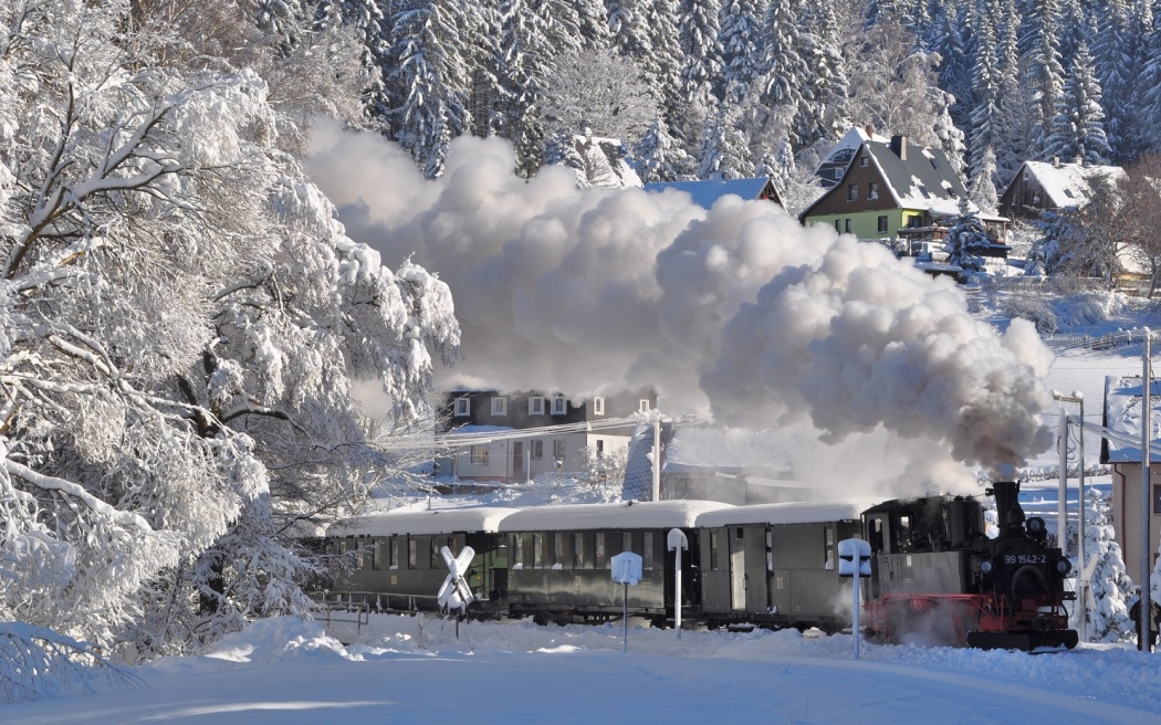 Schnee Erzgebirge Nostalgie Zeitreise Dampfzug Advent