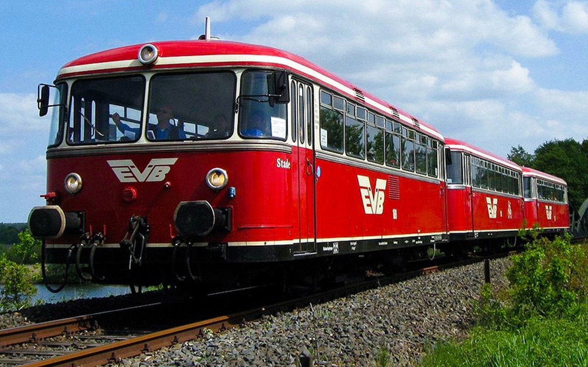 Altes Land Nostalgie classic Moor-Express Schienenbus Uerdinger Roter Brummer