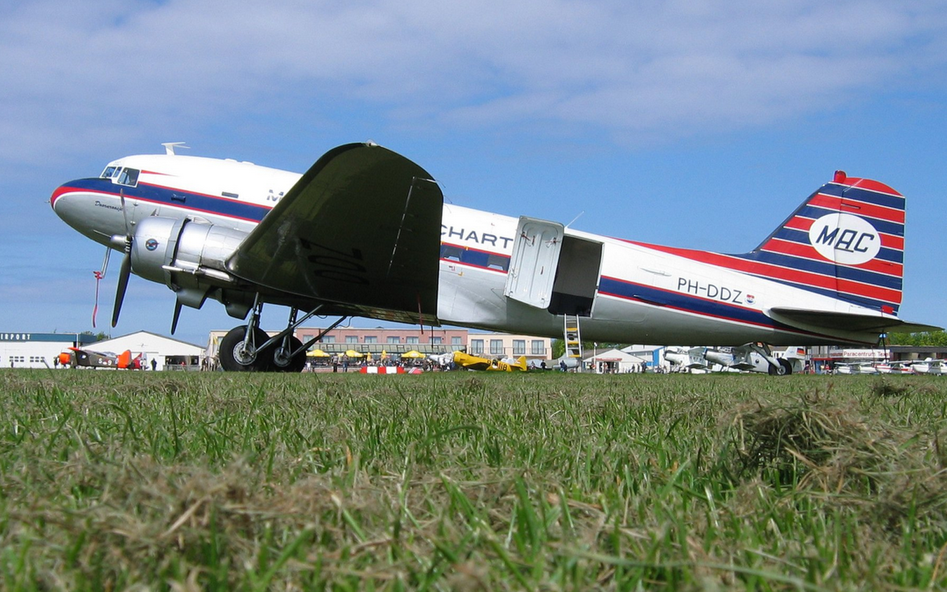 Douglas DC 3 DDA Holland Niederlande Rosinenbomber